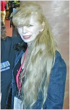 Newstone, Pauline
