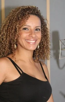 Simões, Carol Crespo